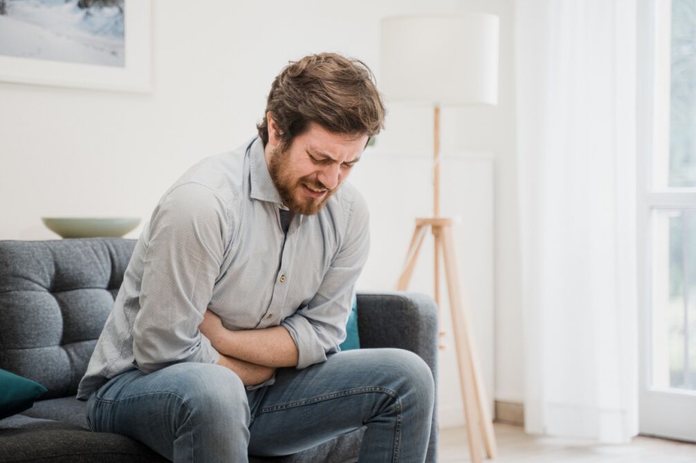 Muž má příznaky prostatitidy